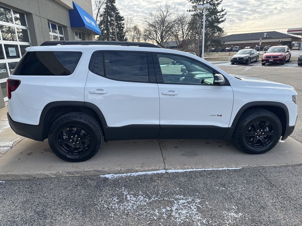 2023 GMC Acadia AT4