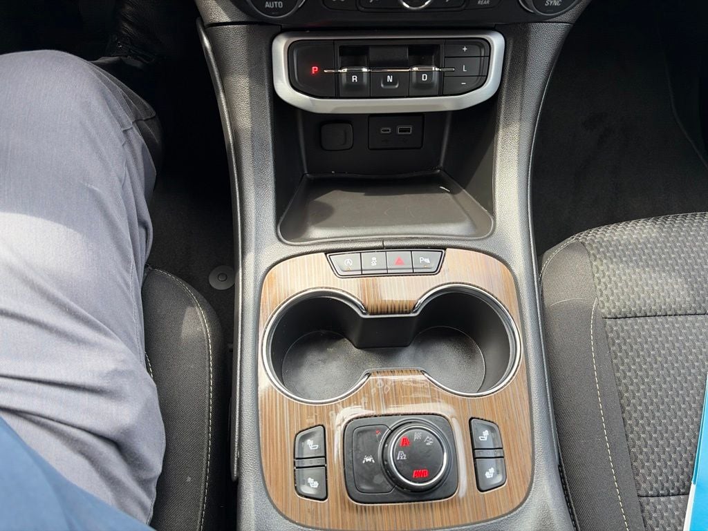 2023 GMC Acadia SLE