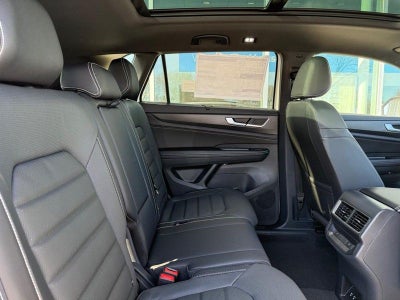 2026 Volkswagen Atlas Cross Sport 2.0T SEL R-Line Black