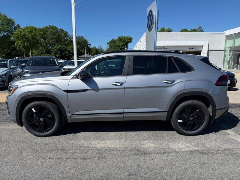 2026 Volkswagen Atlas Cross Sport 2.0T SEL R-Line Black