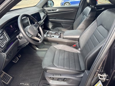 2025 Volkswagen Atlas Cross Sport 2.0T SEL R-Line Black