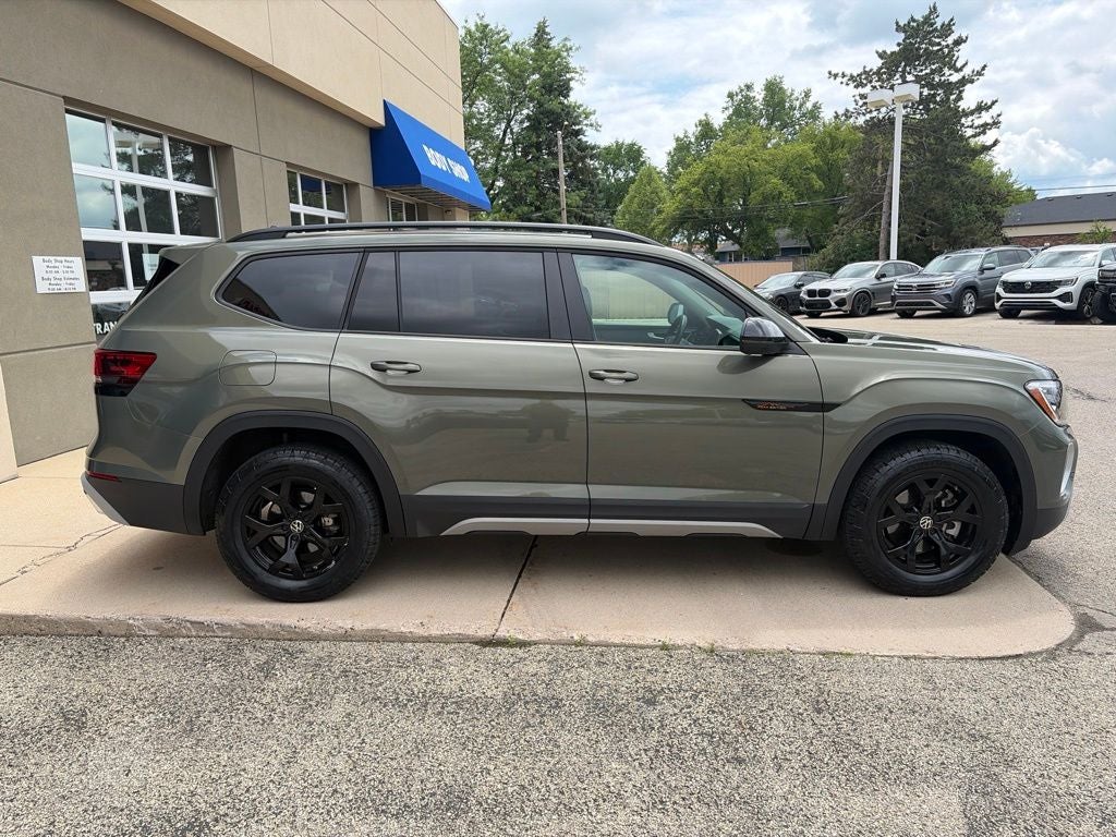 2024 Volkswagen Atlas 2.0T Peak Edition SE w/Technology
