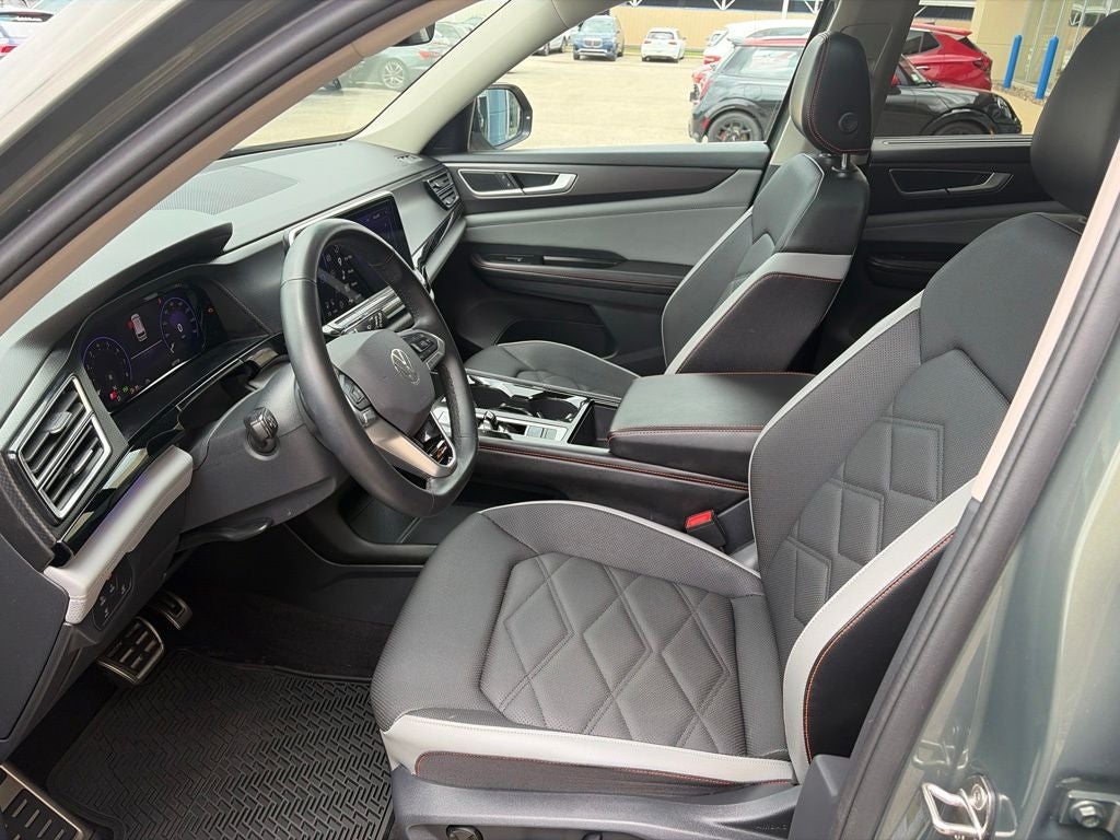 2024 Volkswagen Atlas 2.0T Peak Edition SE w/Technology