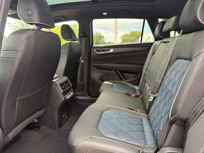 2026 Volkswagen Atlas Cross Sport SEL Premium R-Line