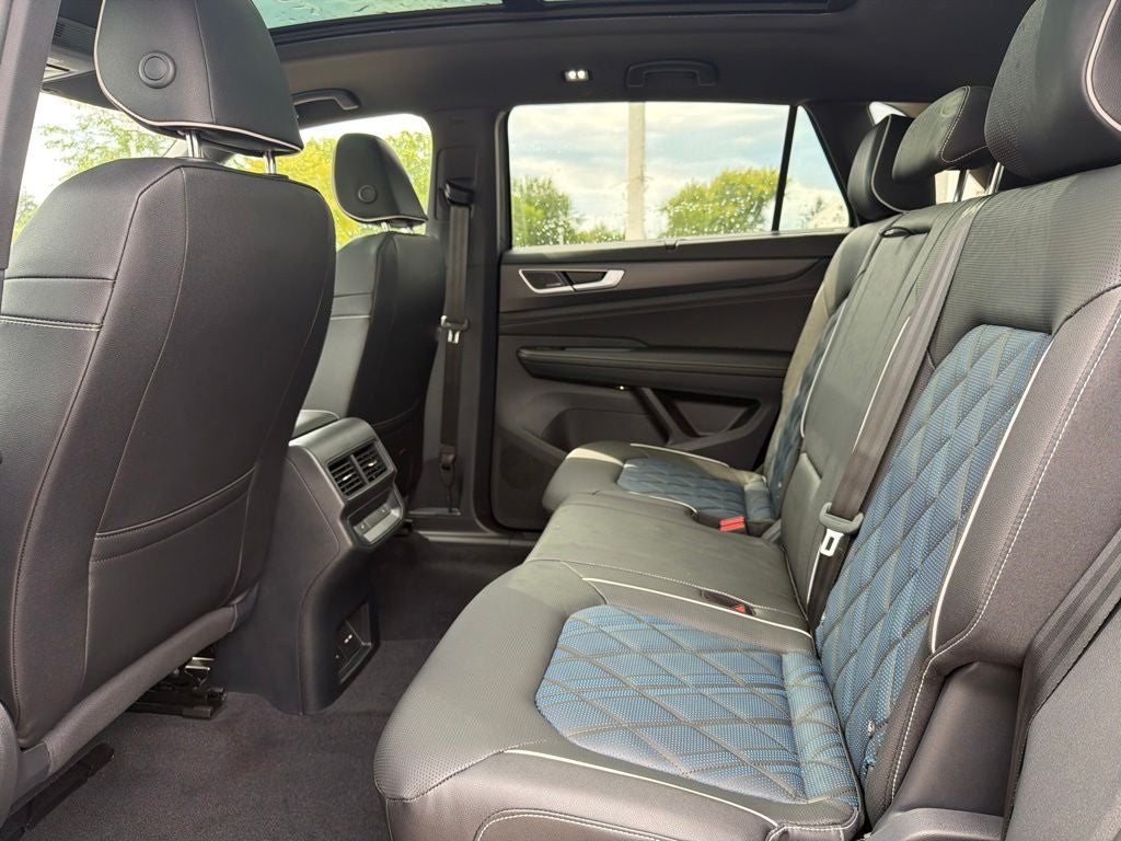 2026 Volkswagen Atlas Cross Sport SEL Premium R-Line