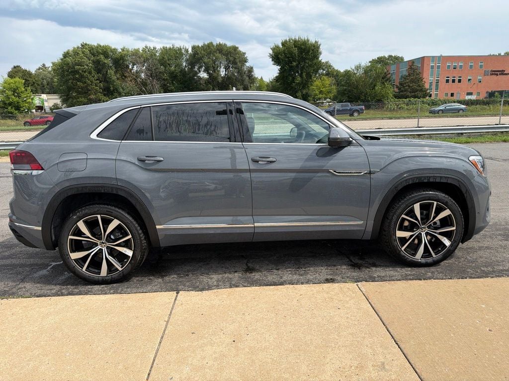 2026 Volkswagen Atlas Cross Sport SEL Premium R-Line