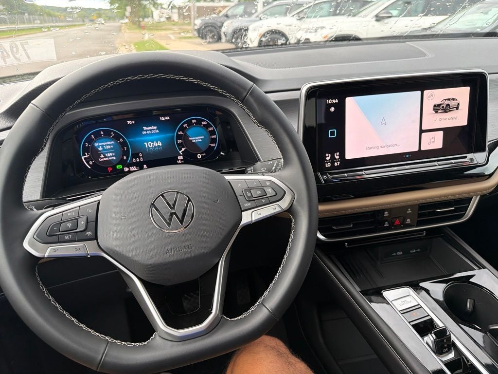 2026 Volkswagen Atlas Cross Sport 2.0T SE w/Technology