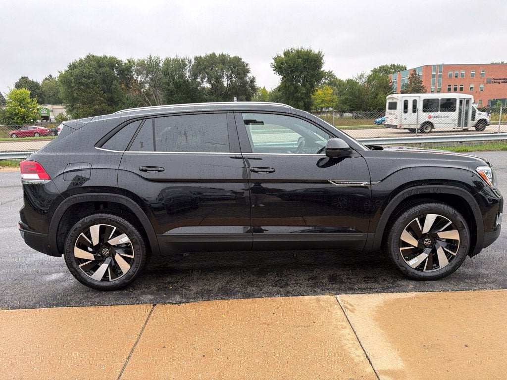 2026 Volkswagen Atlas Cross Sport SE w/Technology