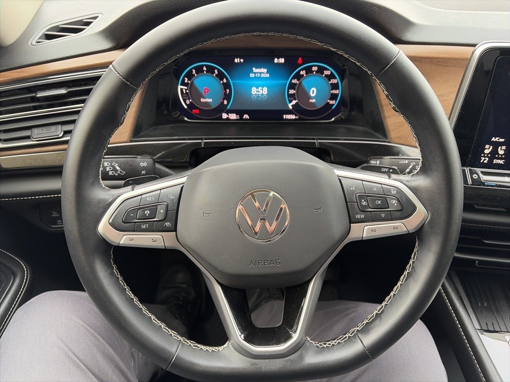 2025 Volkswagen Atlas 2.0T SE w/Technology