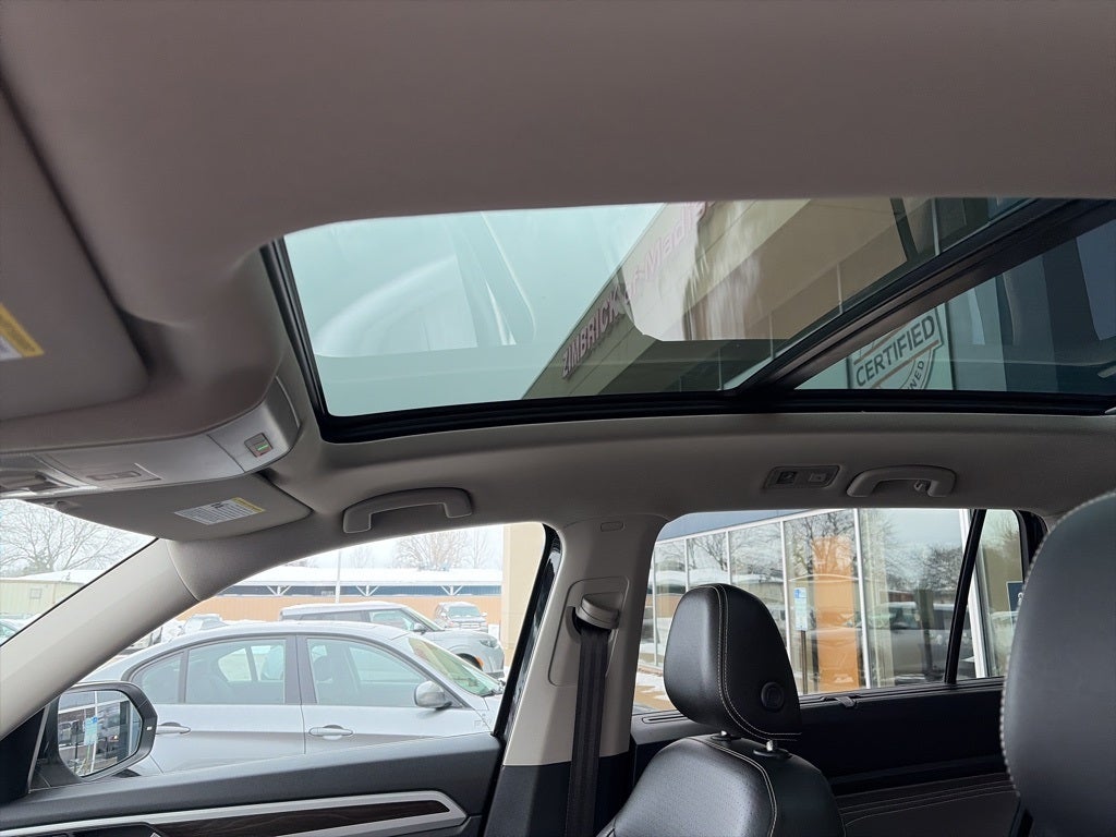 2022 Volkswagen Atlas 3.6L V6 SE w/Technology