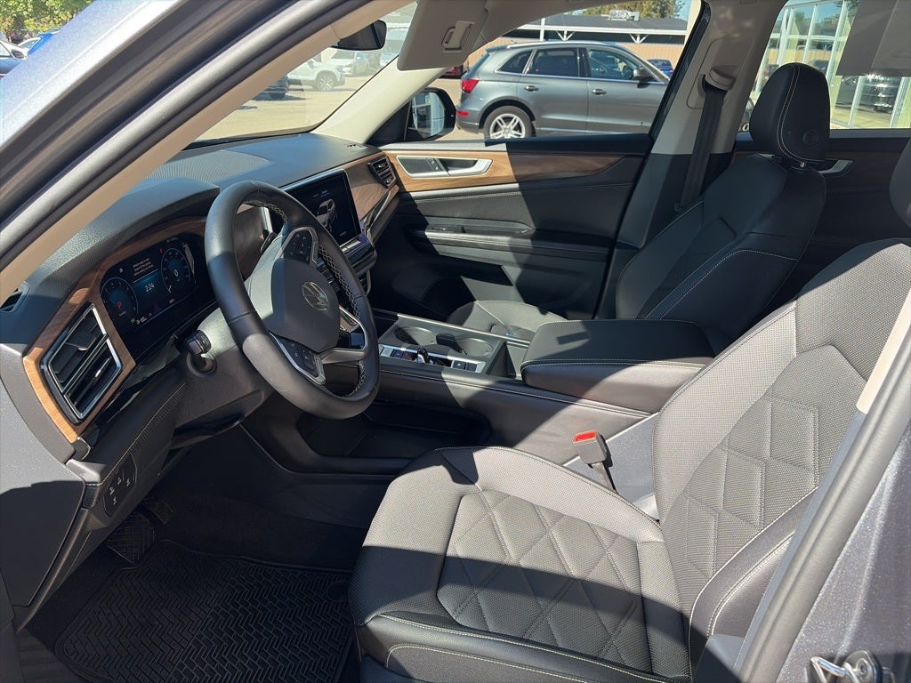 2025 Volkswagen Atlas 2.0T SE