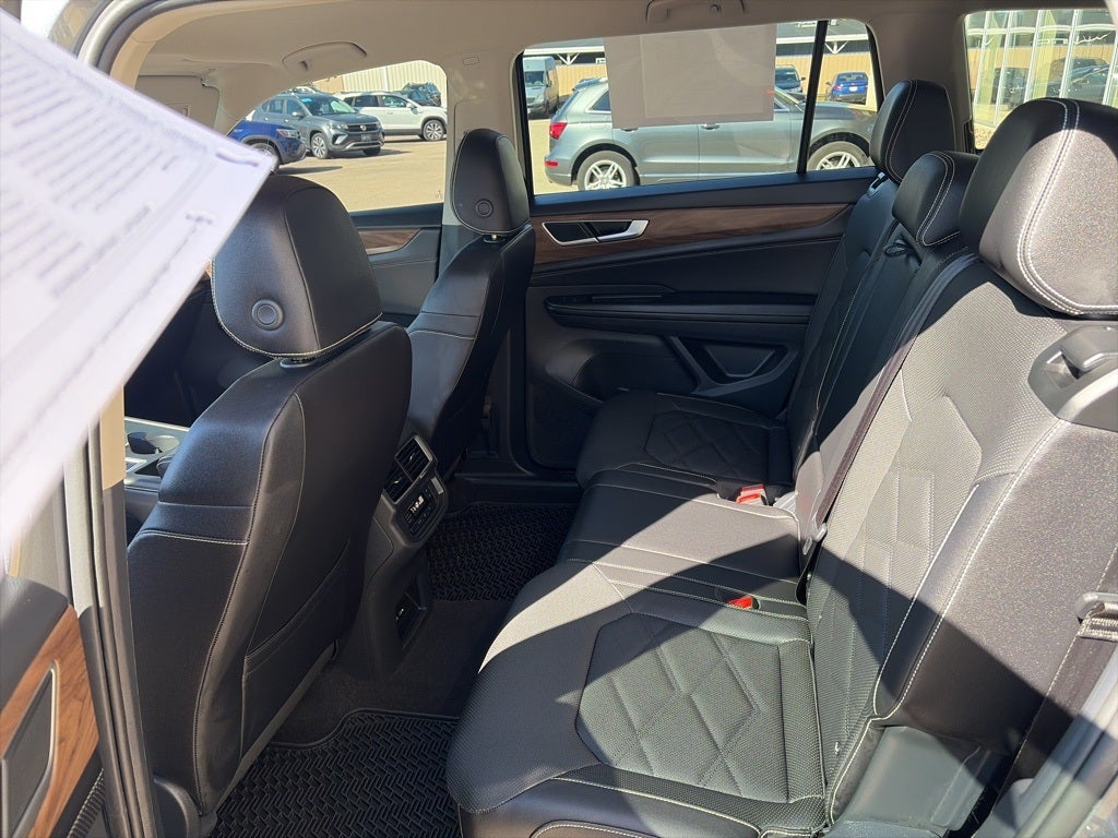 2025 Volkswagen Atlas 2.0T SE