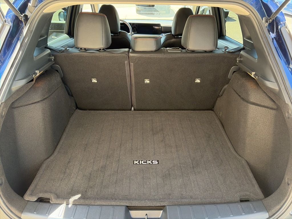2025 Nissan Kicks SR
