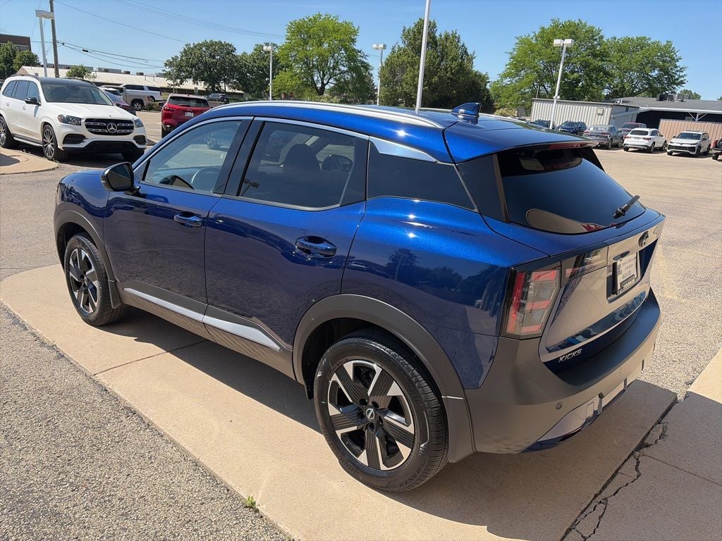 2025 Nissan Kicks SR
