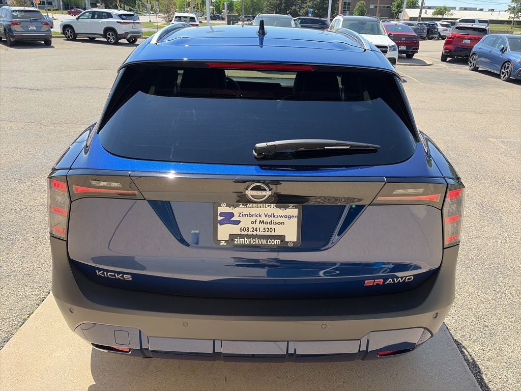 2025 Nissan Kicks SR