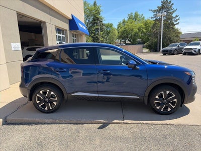 2025 Nissan Kicks SR