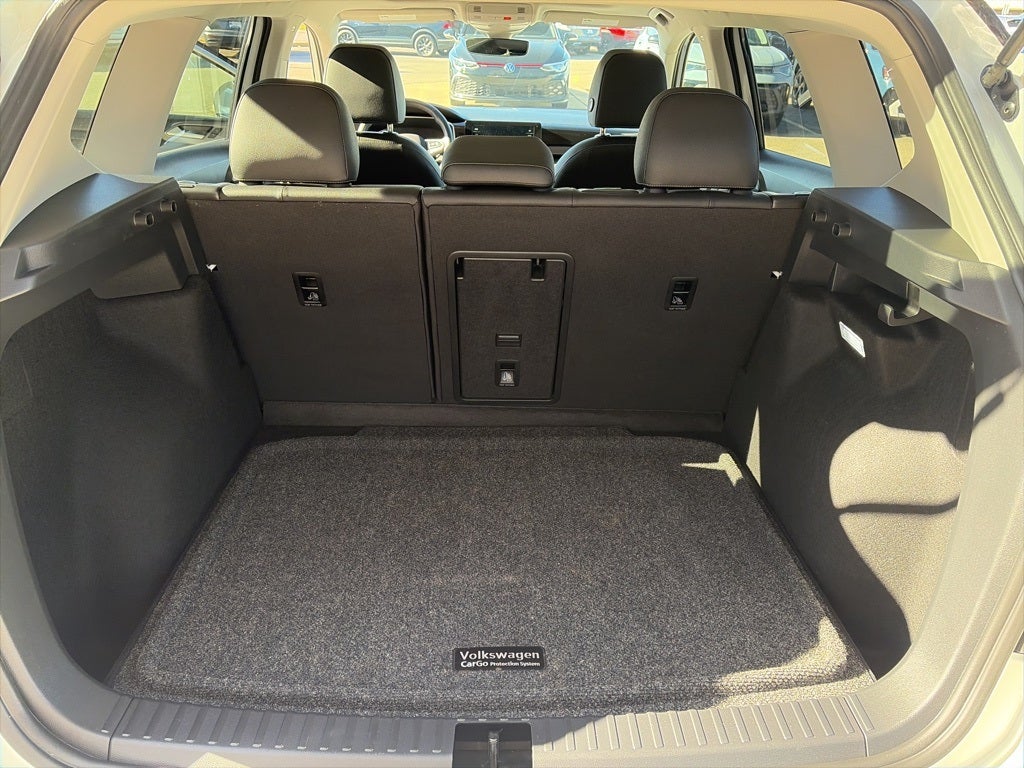 2025 Volkswagen Taos 1.5T SE Black