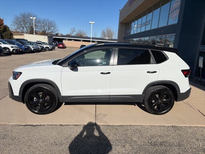 2025 Volkswagen Taos 1.5T SE Black