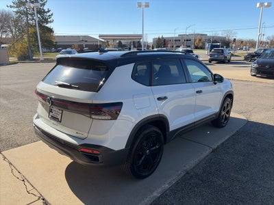 2025 Volkswagen Taos 1.5T SE Black