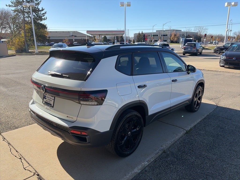 2025 Volkswagen Taos 1.5T SE Black