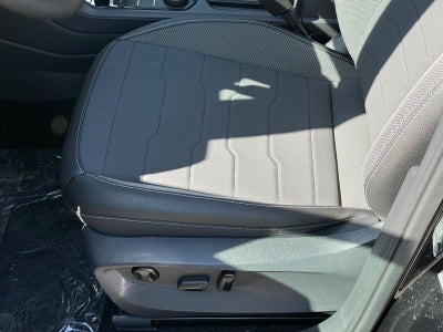 2026 Volkswagen Taos 1.5T SE Black