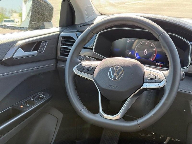 2026 Volkswagen Taos 1.5T SE Black