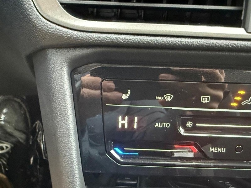 2026 Volkswagen Taos 1.5T SE Black