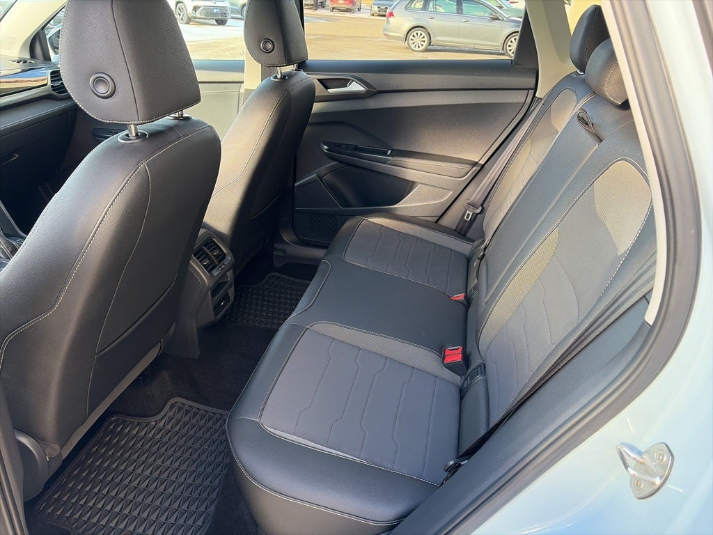 2025 Volkswagen Taos 1.5T SE Black