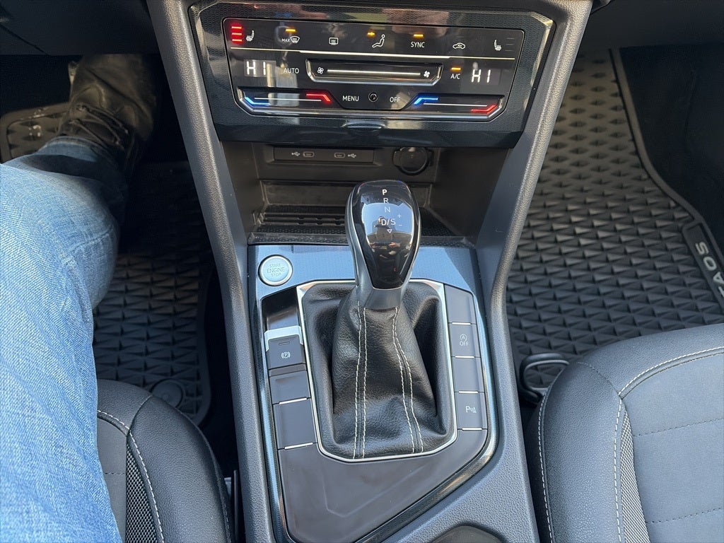 2025 Volkswagen Taos 1.5T SE Black