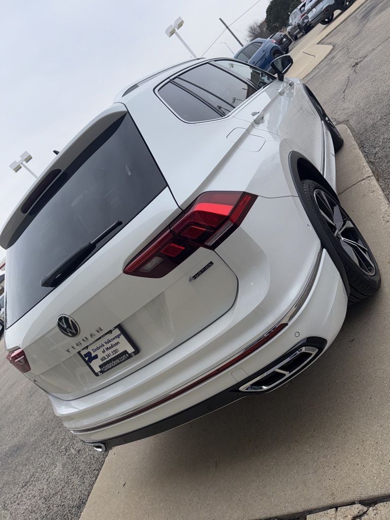 2022 Volkswagen Tiguan 2.0T SEL R-Line