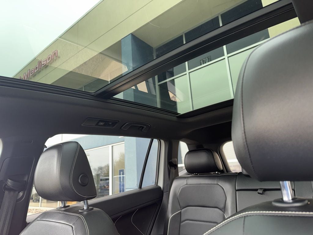 2022 Volkswagen Tiguan 2.0T SEL R-Line