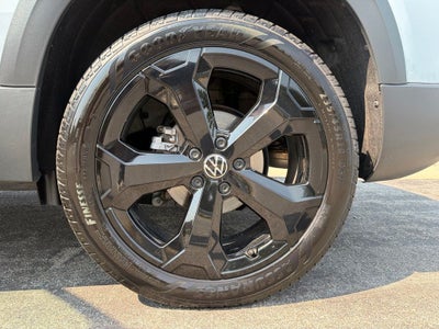 2025 Volkswagen Taos 1.5T SEL