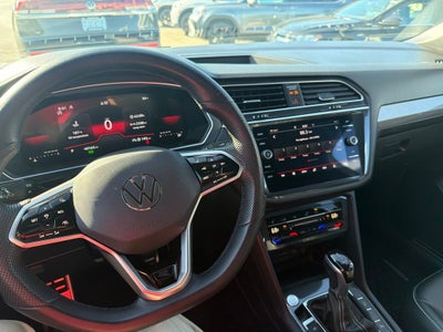 2024 Volkswagen Tiguan SE R-Line Black