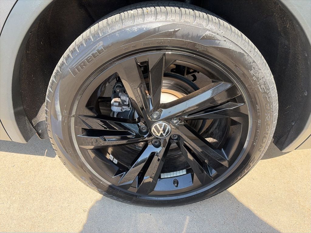 2024 Volkswagen Tiguan 2.0T SE R-Line Black