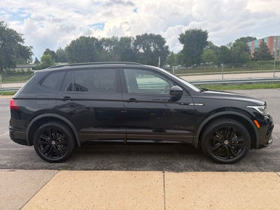 2022 Volkswagen Tiguan SE R-Line Black