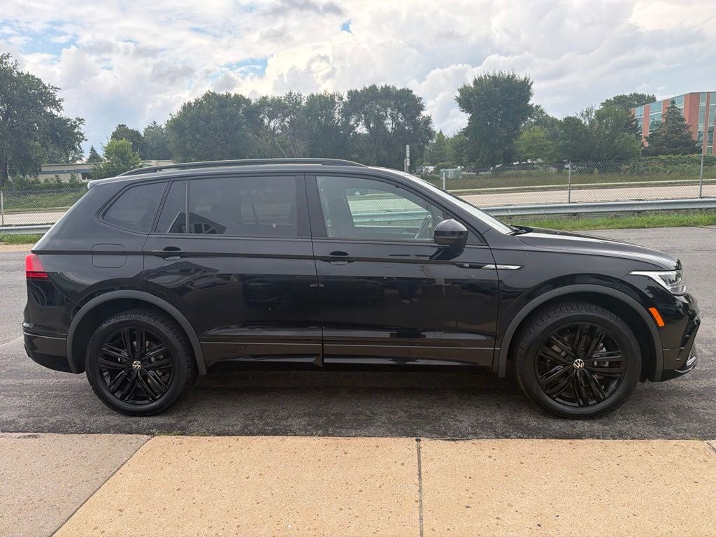2022 Volkswagen Tiguan SE R-Line Black