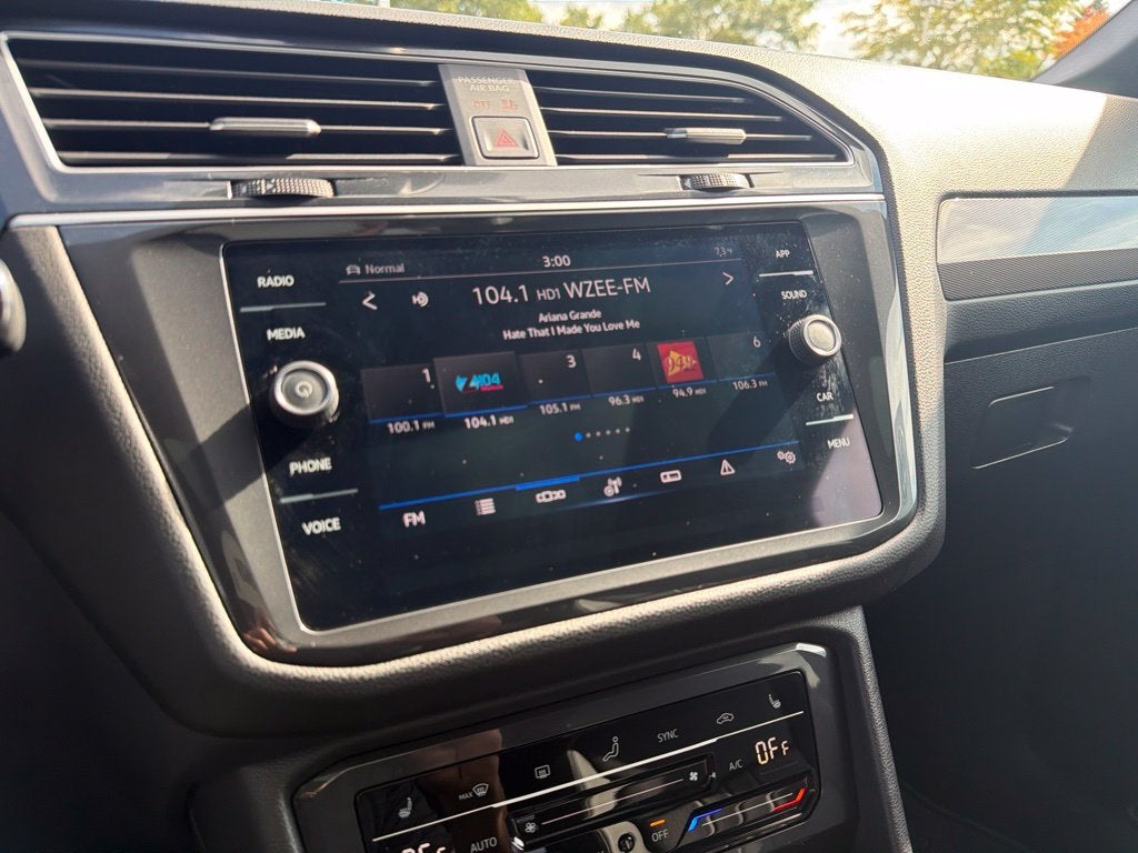 2023 Volkswagen Tiguan SE R-Line Black