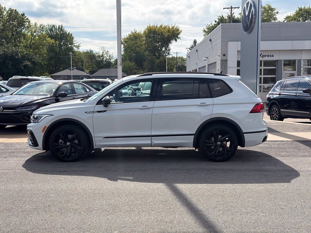 2023 Volkswagen Tiguan SE R-Line Black