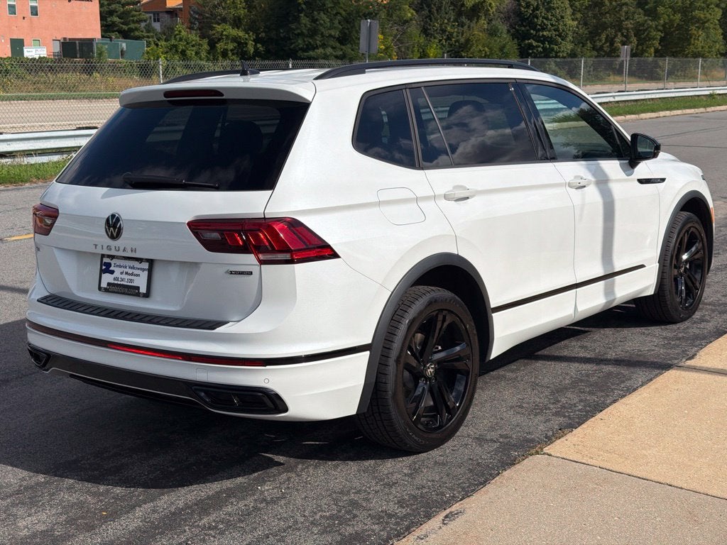 2023 Volkswagen Tiguan SE R-Line Black