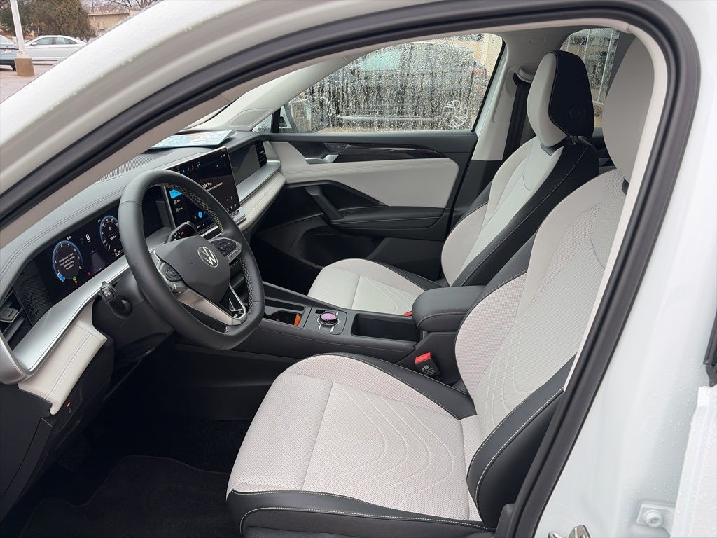 2025 Volkswagen Tiguan 2.0T SE