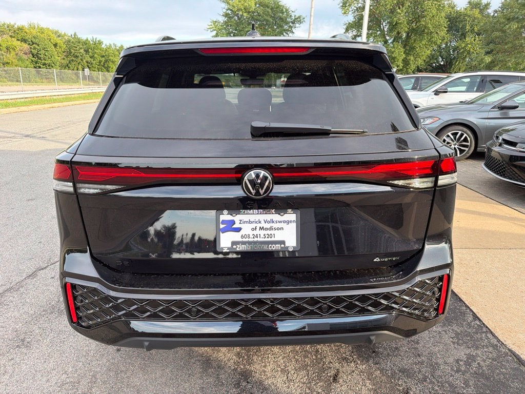2026 Volkswagen Tiguan SE R-Line Black