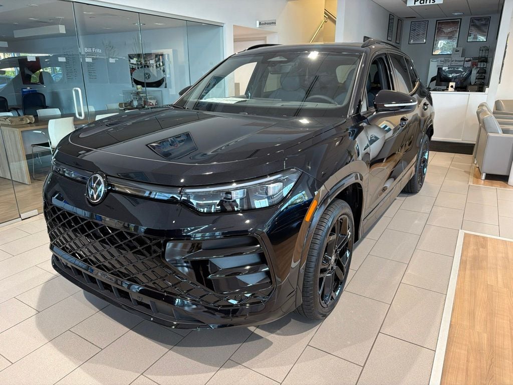 2026 Volkswagen Tiguan SE R-Line Black