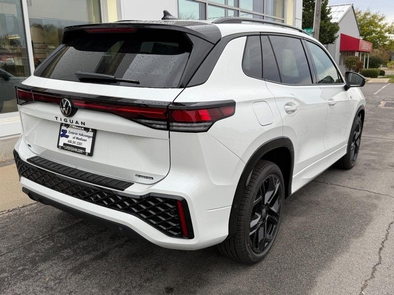 2025 Volkswagen Tiguan 2.0T SE R-Line Black