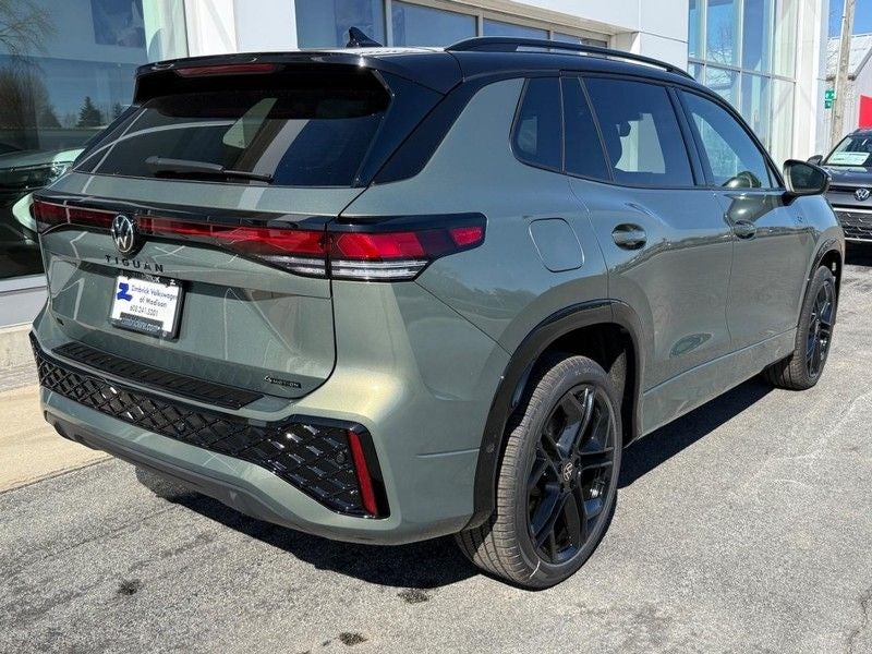 2026 Volkswagen Tiguan 2.0T SE R-Line Black