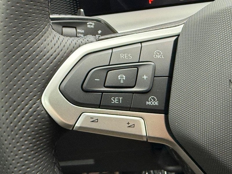 2025 Volkswagen Tiguan 2.0T SE R-Line Black