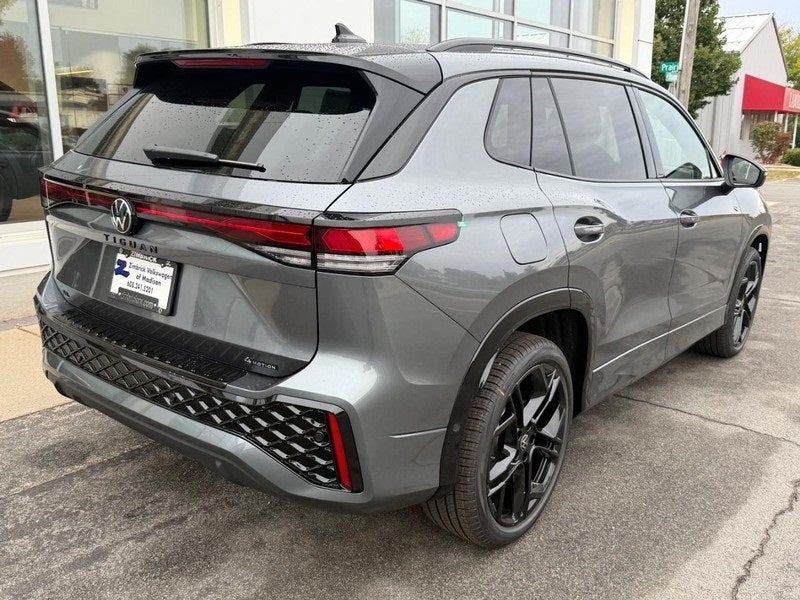 2025 Volkswagen Tiguan 2.0T SE R-Line Black