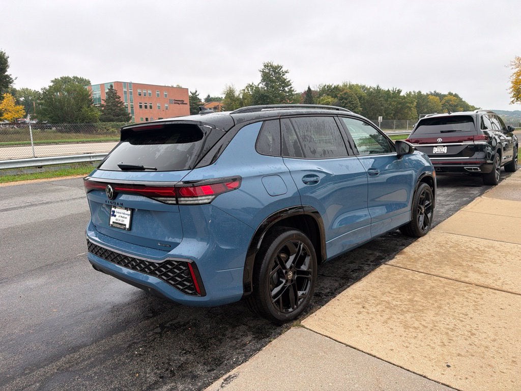 2026 Volkswagen Tiguan SE R-Line Black