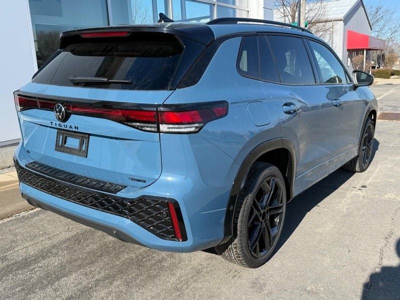 2026 Volkswagen Tiguan 2.0T SE R-Line Black