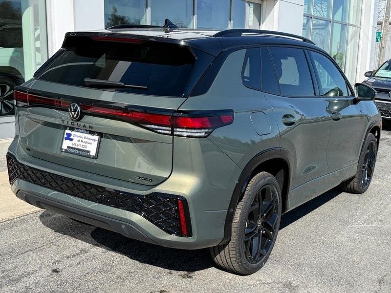 2026 Volkswagen Tiguan 2.0T SE R-Line Black