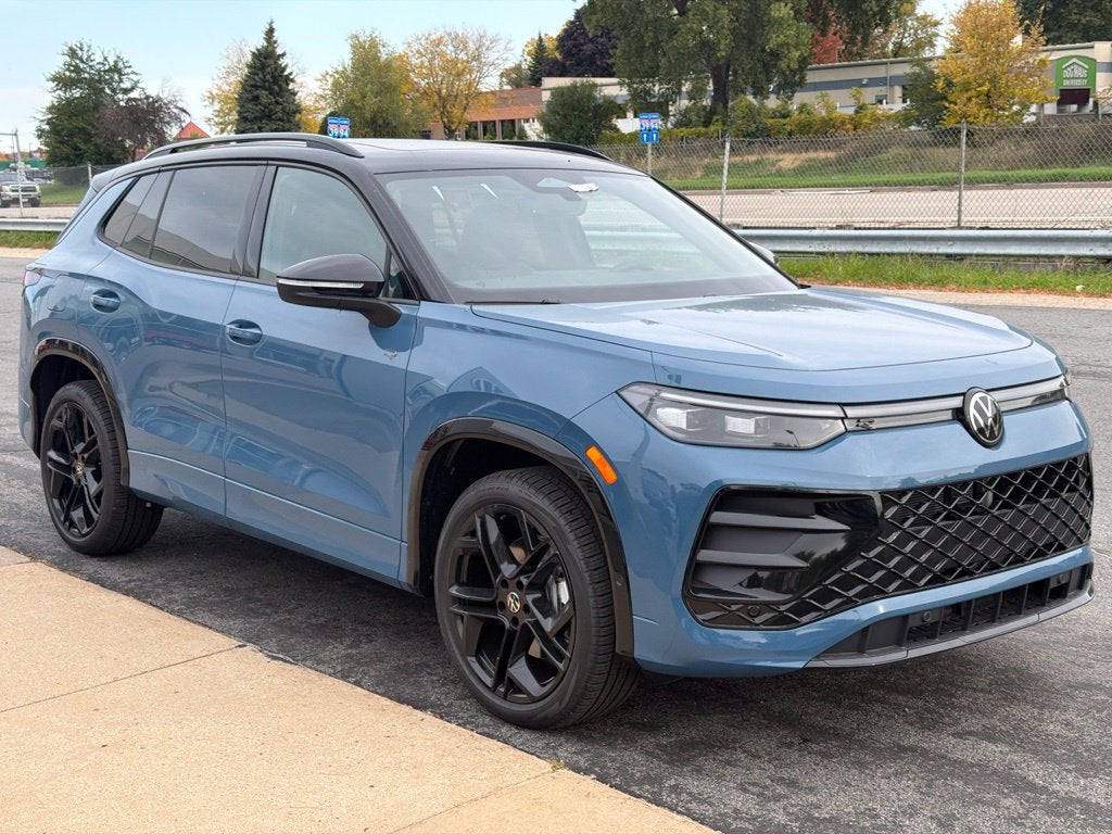 2026 Volkswagen Tiguan SE R-Line Black